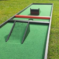 12 Huls minigolfanl�g model Frankrig